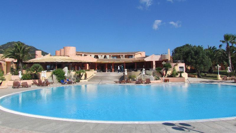 Sant'Elmo Beach Hotel Castiadas Eksteriør bilde